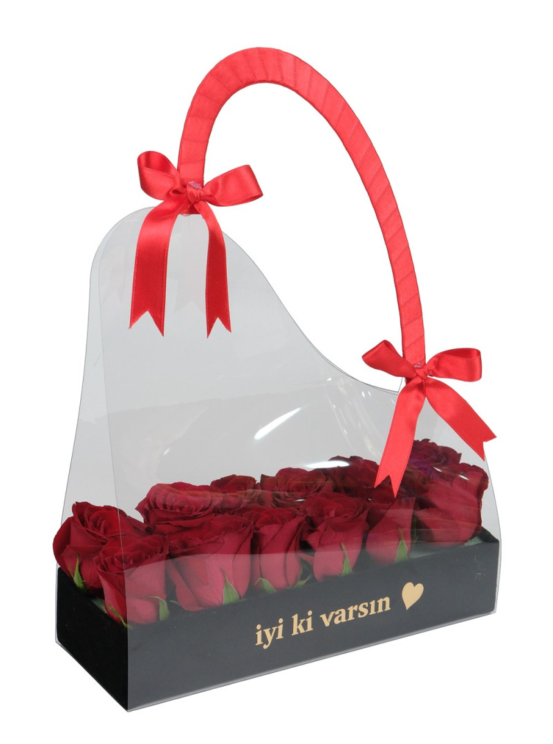 “İyi Ki Varsın” Kırmızı Gül Aranjmanı – Aşkın Zarif İfadesi